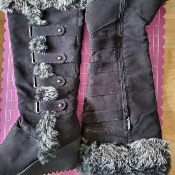 Womens Size 8 Tall Fur Trimmed Boots  New - Picture 1 of 4